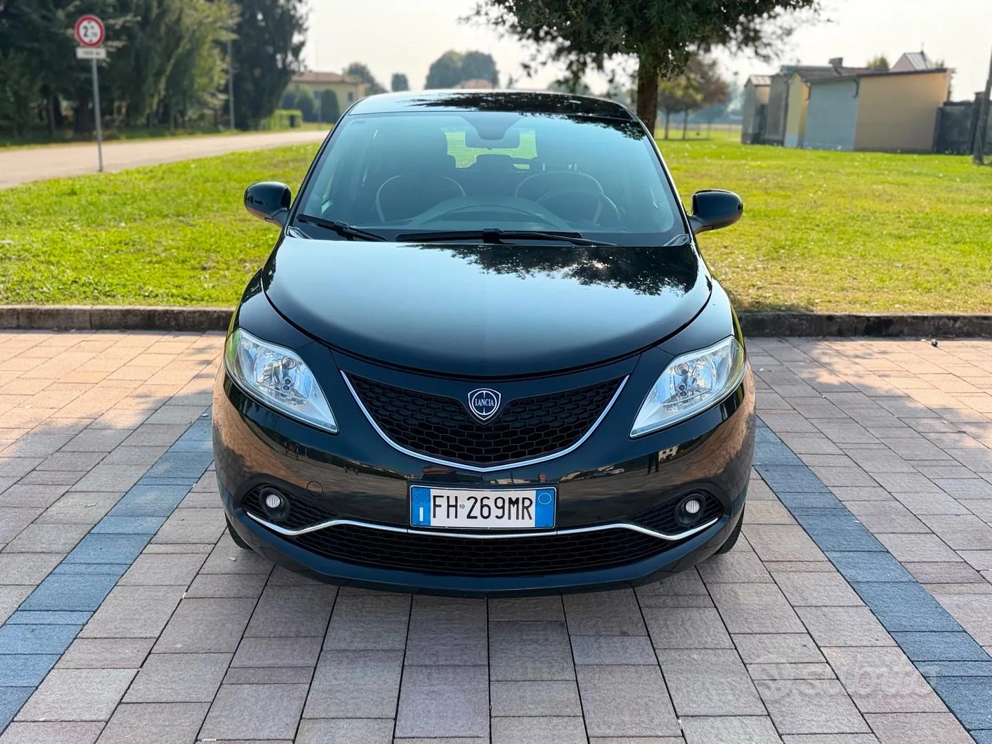 Lancia Ypsilon 2017 photo 2