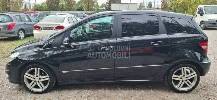 Mercedes-Benz B 200 2010 photo 5
