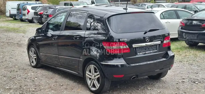 Mercedes-Benz B 200 2010 photo 4