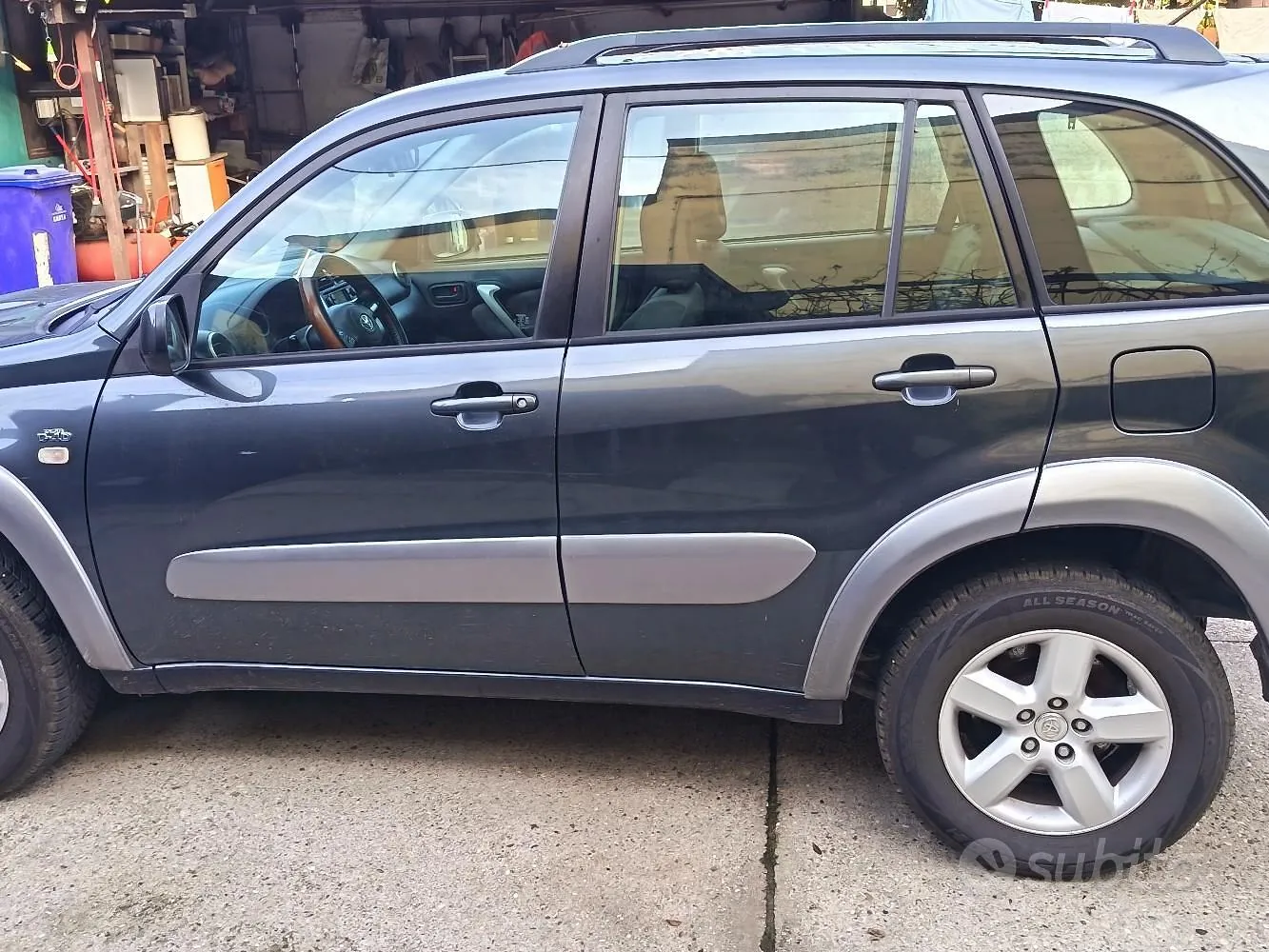 Toyota Rav4 2004 photo 2