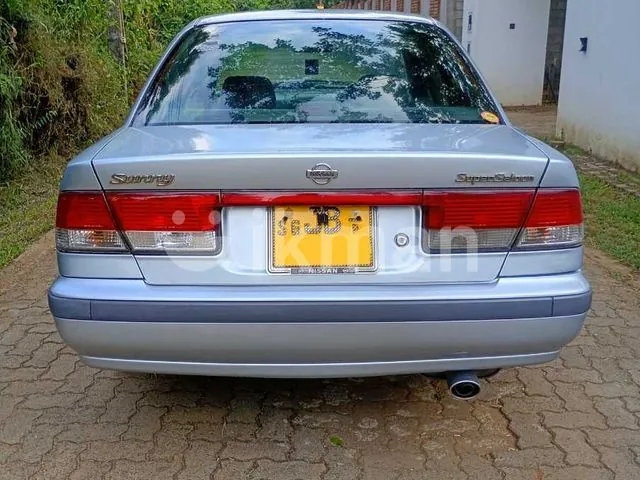 Nissan Sunny 2000 photo 4