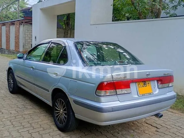 Nissan Sunny 2000 photo 3