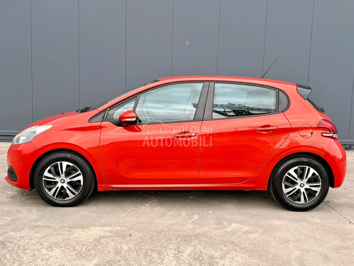 Peugeot 208 2015 photo 4