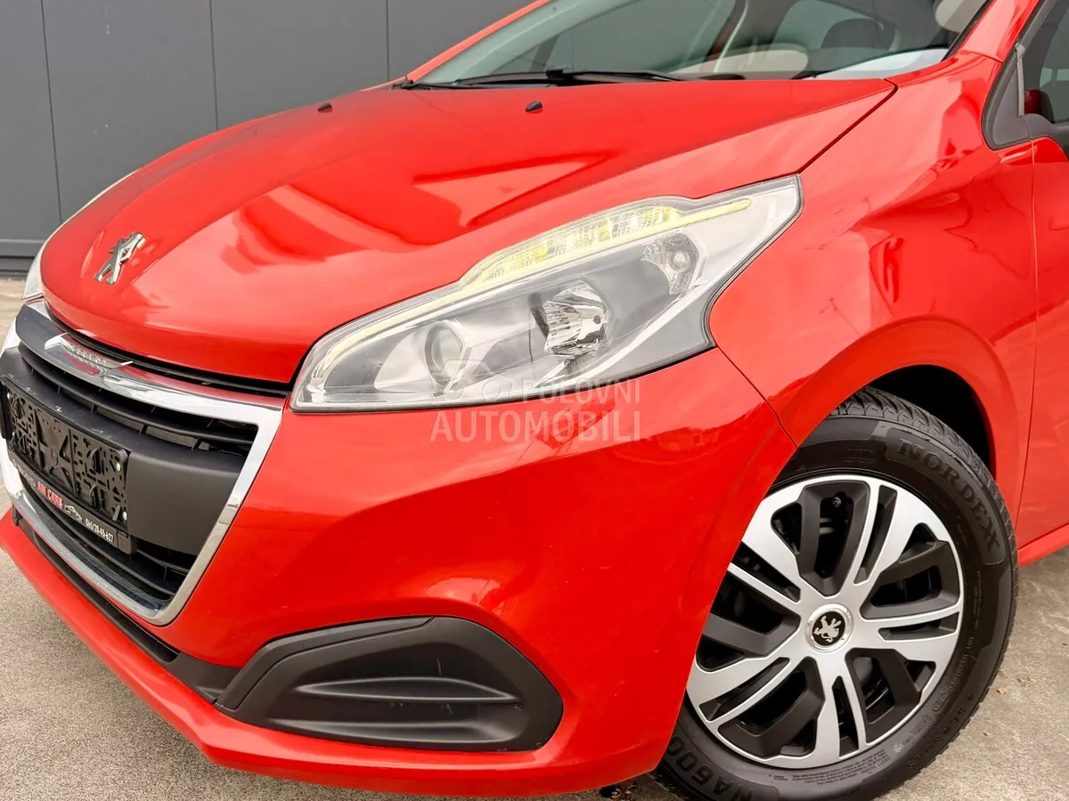 Peugeot 208 2015 photo 3
