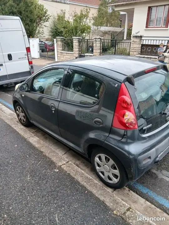 Peugeot 107 2009 photo 2