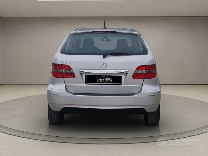 Mercedes-Benz B 2009 photo 4