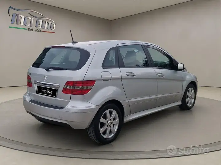 Mercedes-Benz B 2009 photo 5