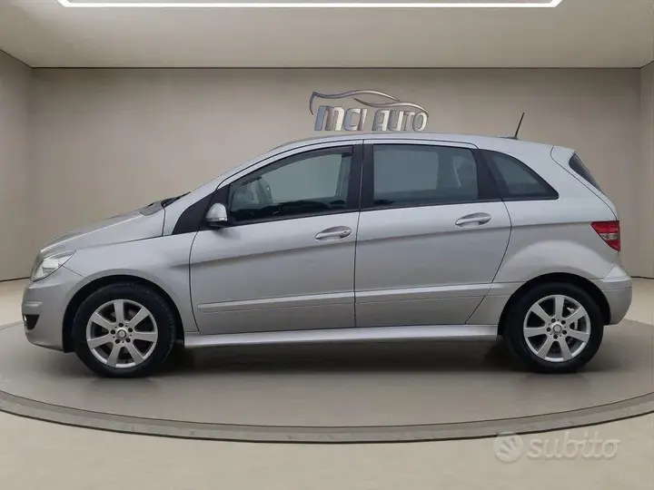 Mercedes-Benz B 2009 photo 2