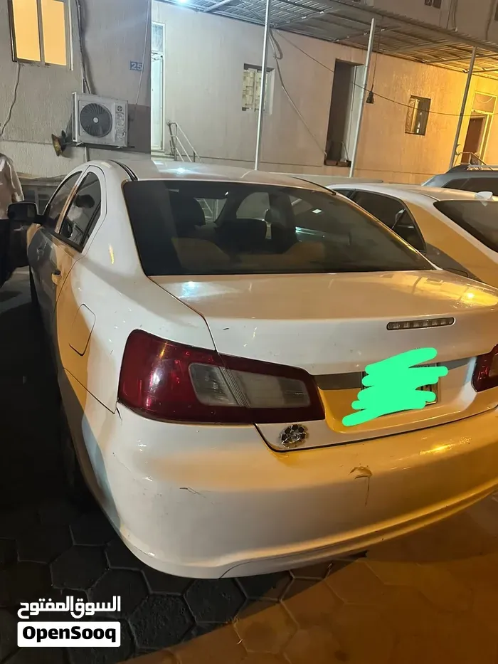 Mitsubishi Galant 2012 photo 2