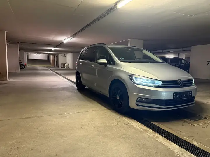 Volkswagen Touran 2022 photo 3