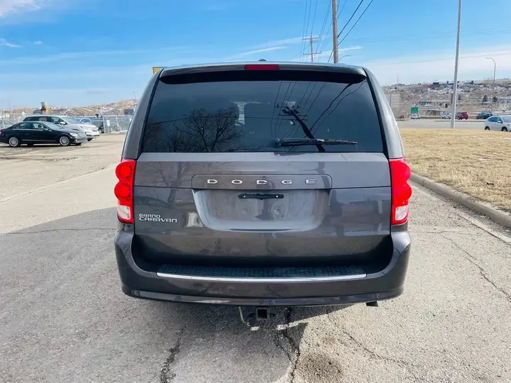 Dodge Grand Caravan 2016 photo 5