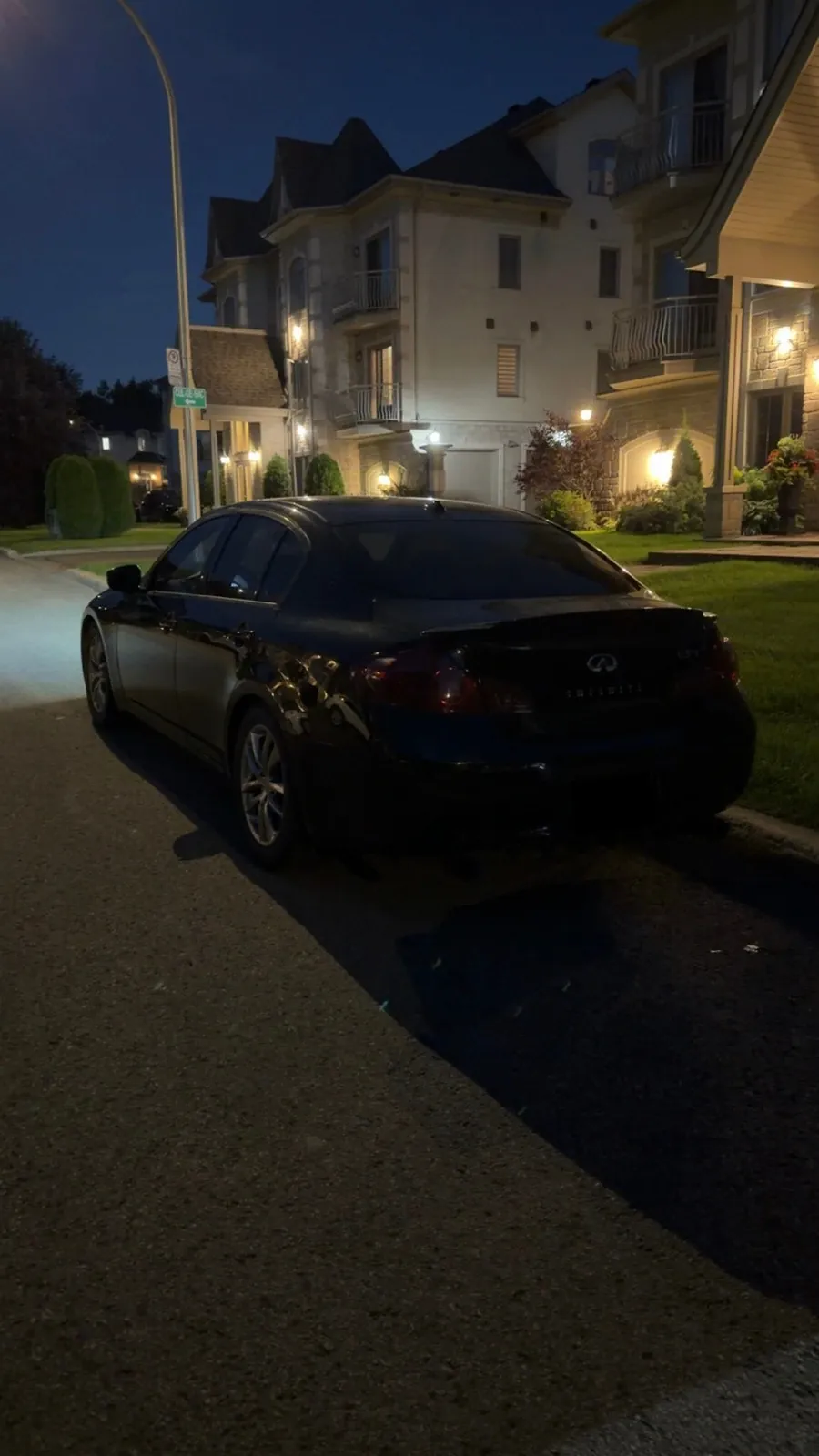 Infiniti G37X 2009 photo 2