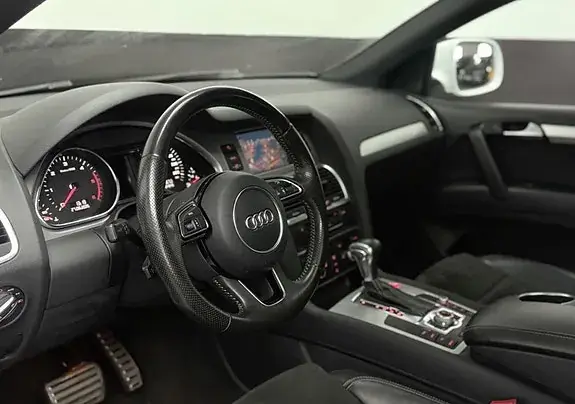 Audi Q7 2013 photo 3