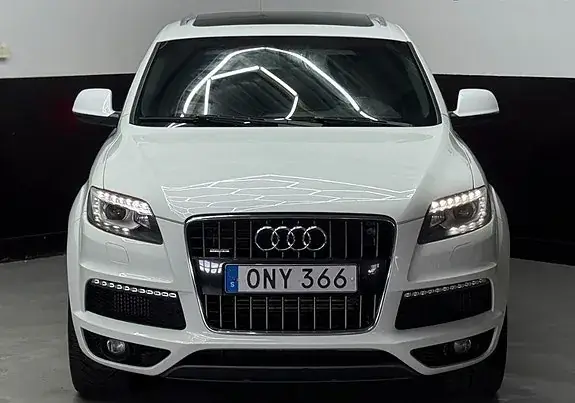 Audi Q7 2013 photo 2