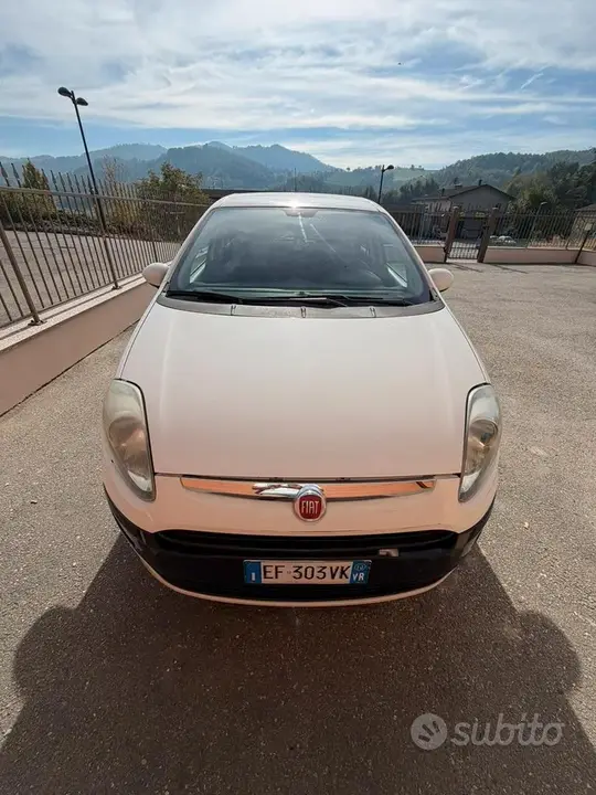 Fiat Punto Evo 2010 photo 2