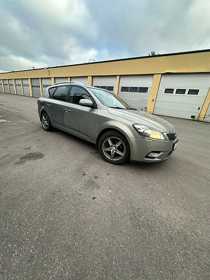 Kia Ceed 2011 photo 3