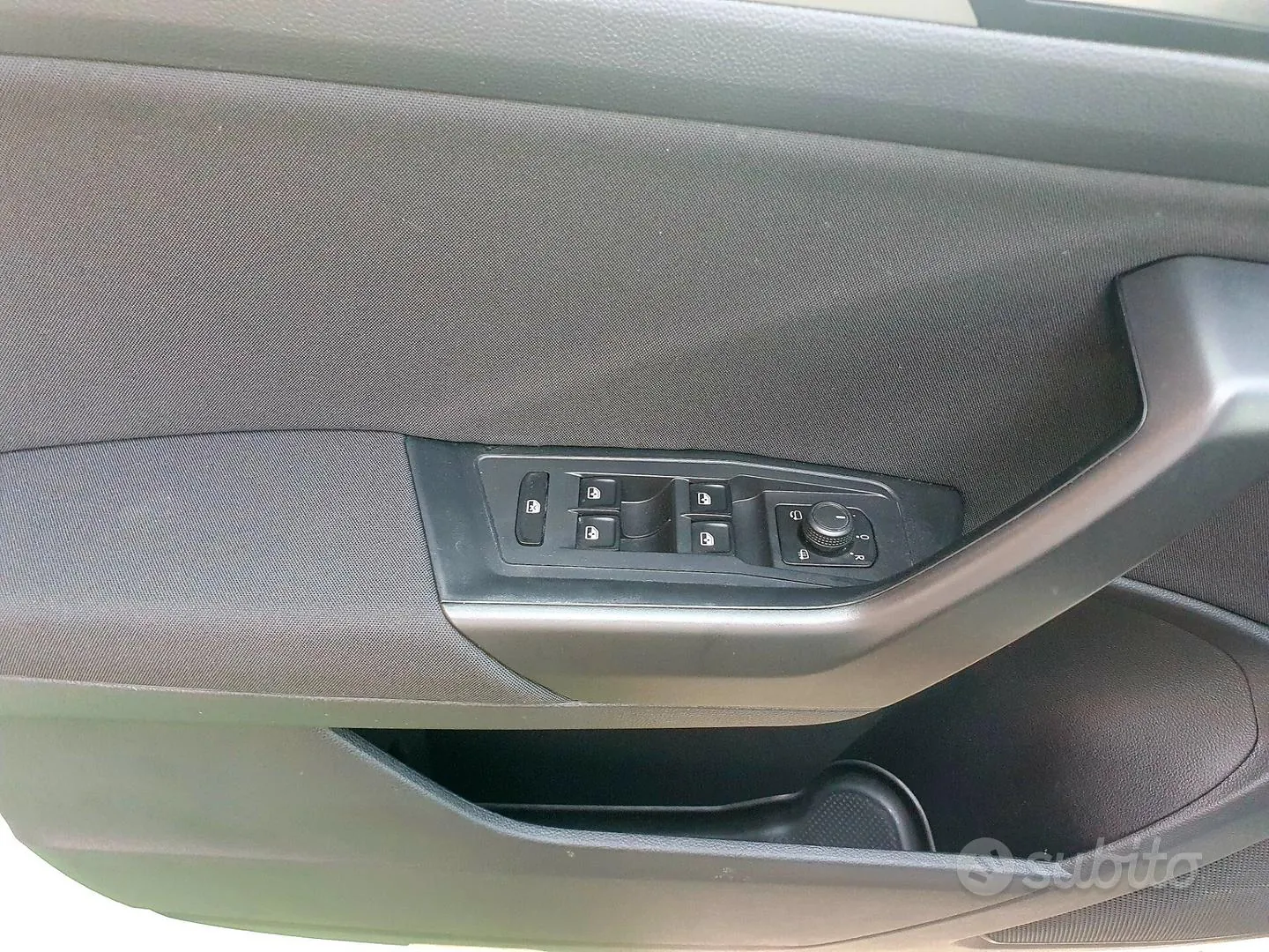 Volkswagen T-Roc 2023 photo 5