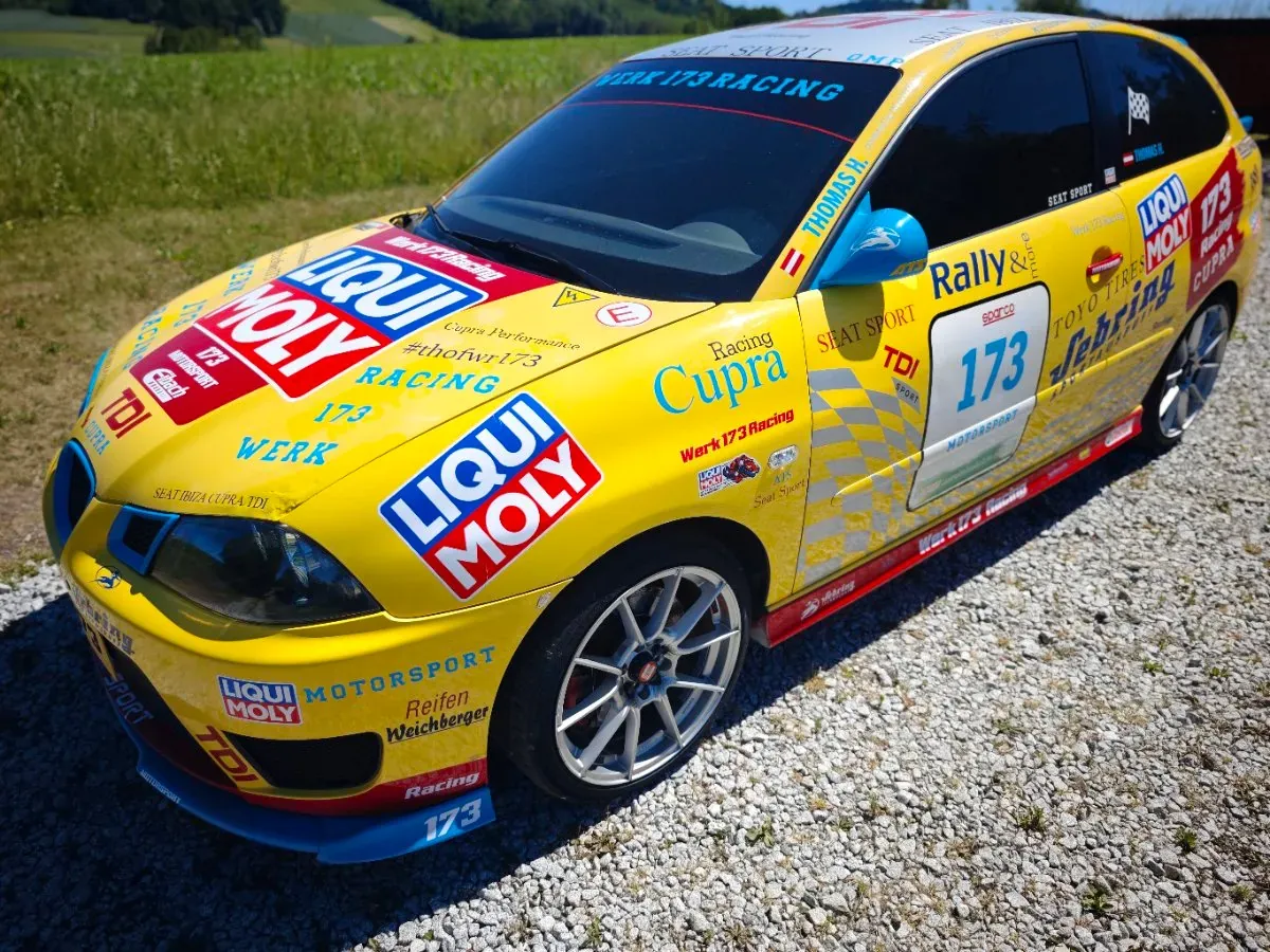 Seat Ibiza 2004 photo 2