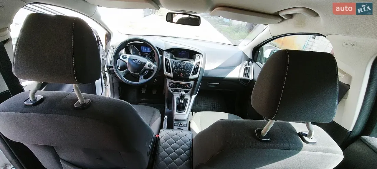 Ford Focus 2012 photo 3