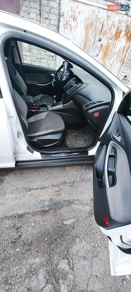 Ford Focus 2012 photo 4
