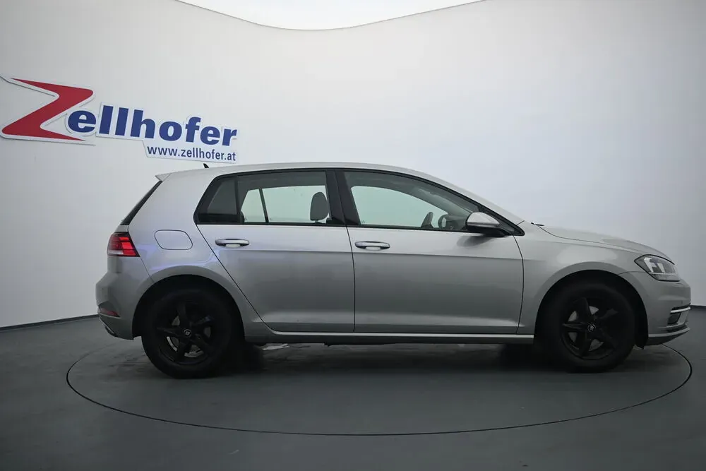 Volkswagen Golf 2019 photo 2