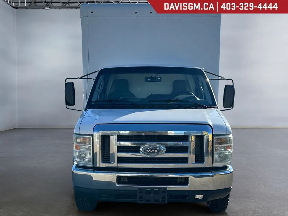 Ford Econoline 2012 photo 2