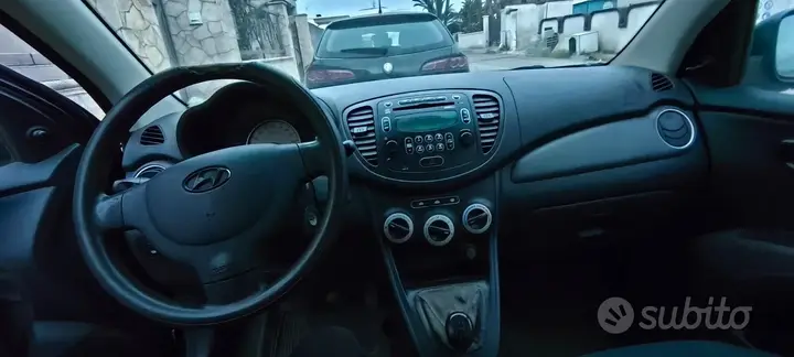 Hyundai Accent 2009 photo 2