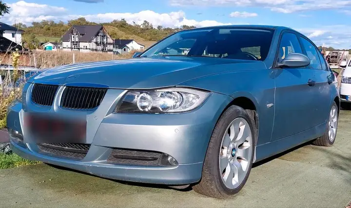BMW 318I