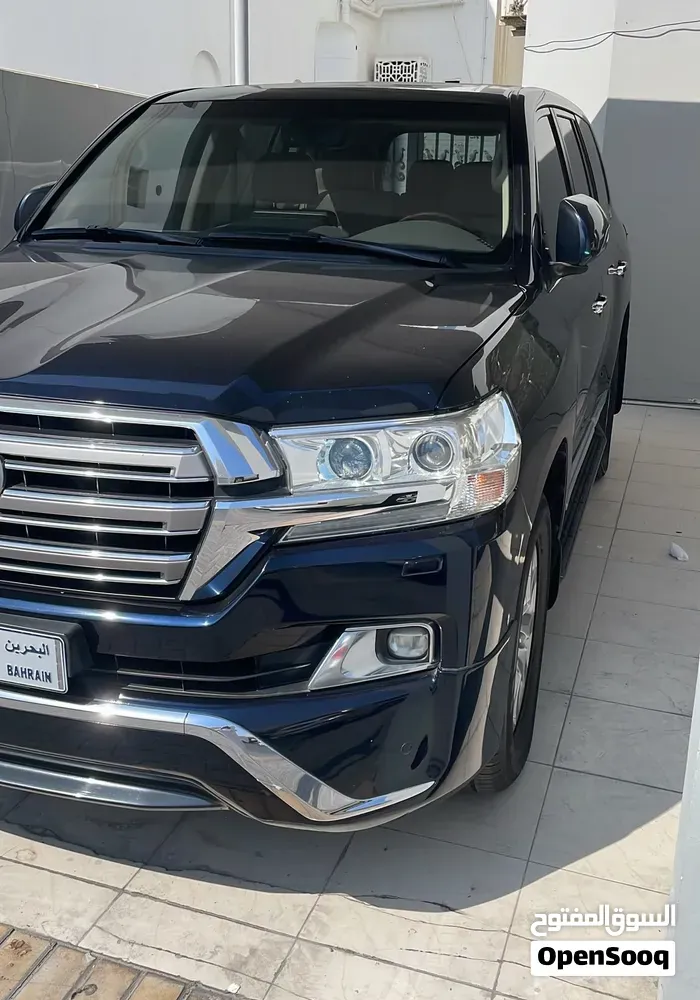 Toyota Land Cruiser 2018 photo 2
