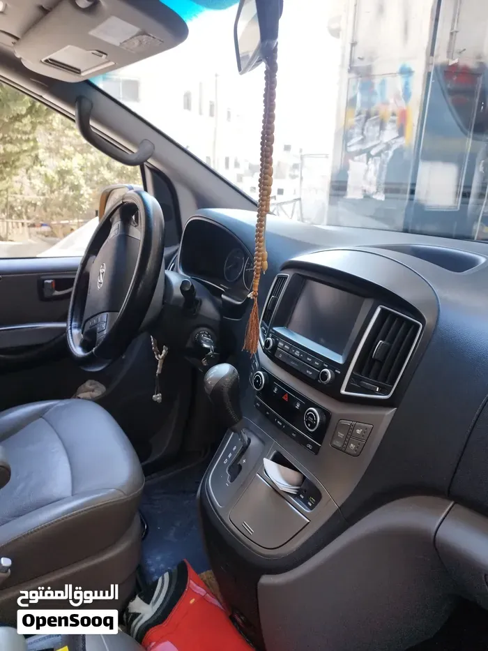 Hyundai H1 2019 photo 2