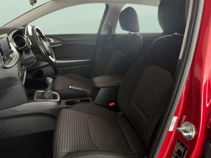 Kia Ceed 2023 photo 4