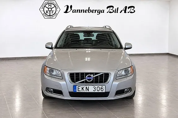 Volvo V70 2011 photo 2