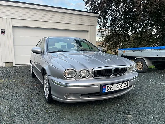 Jaguar X-Type 2002 photo 2