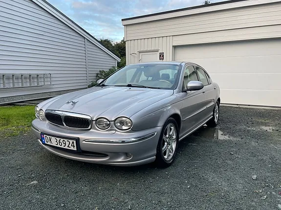 Jaguar X-Type