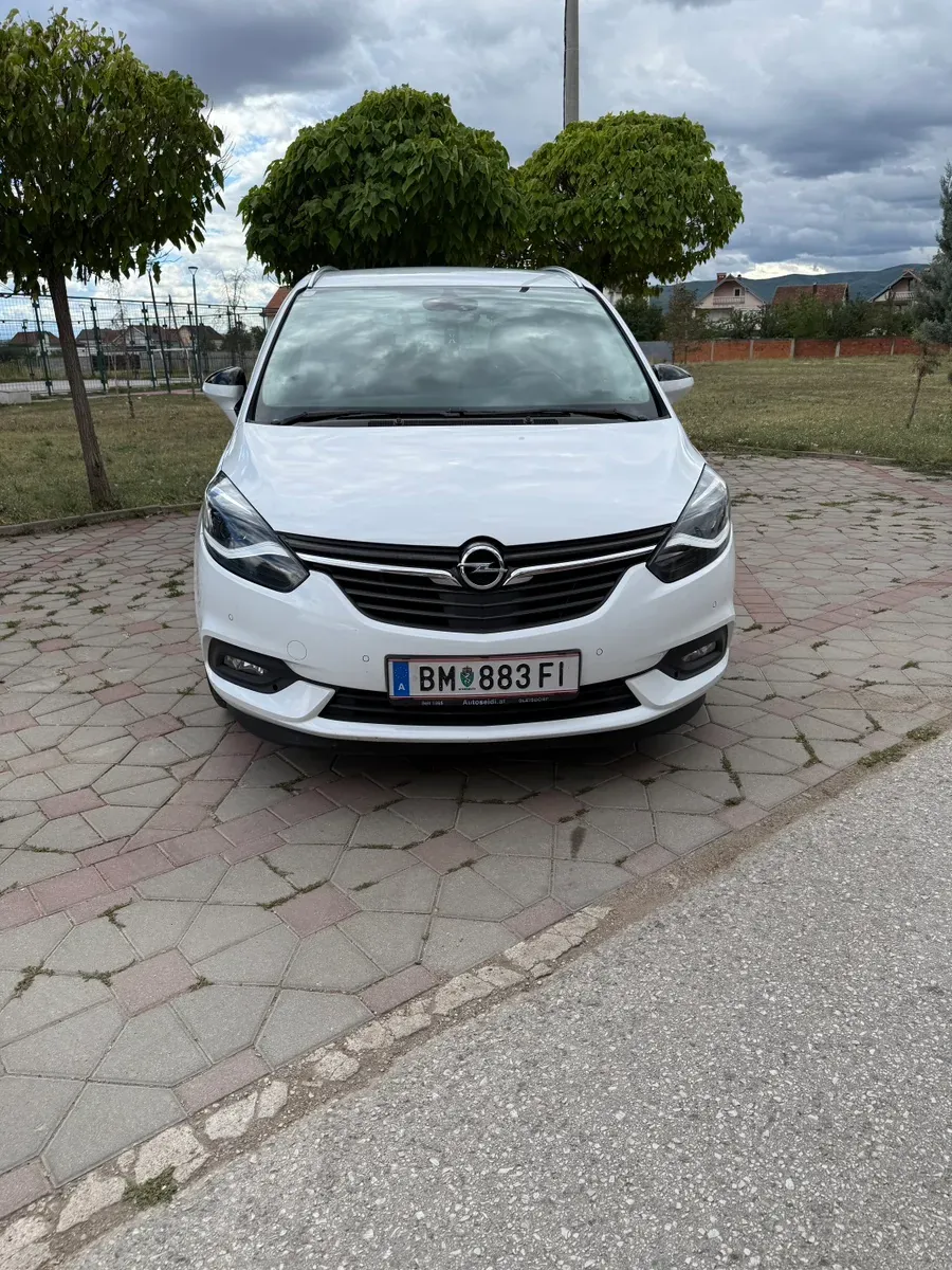 Opel Zafira 2017 photo 2