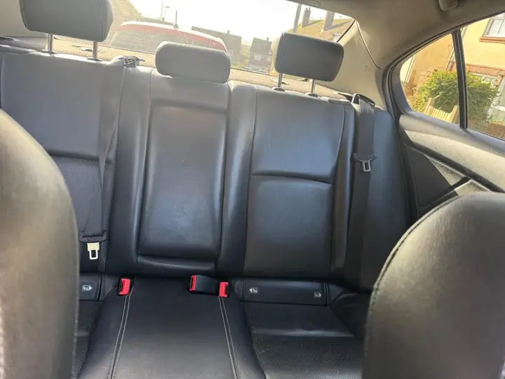Toyota Avensis 2016 photo 3