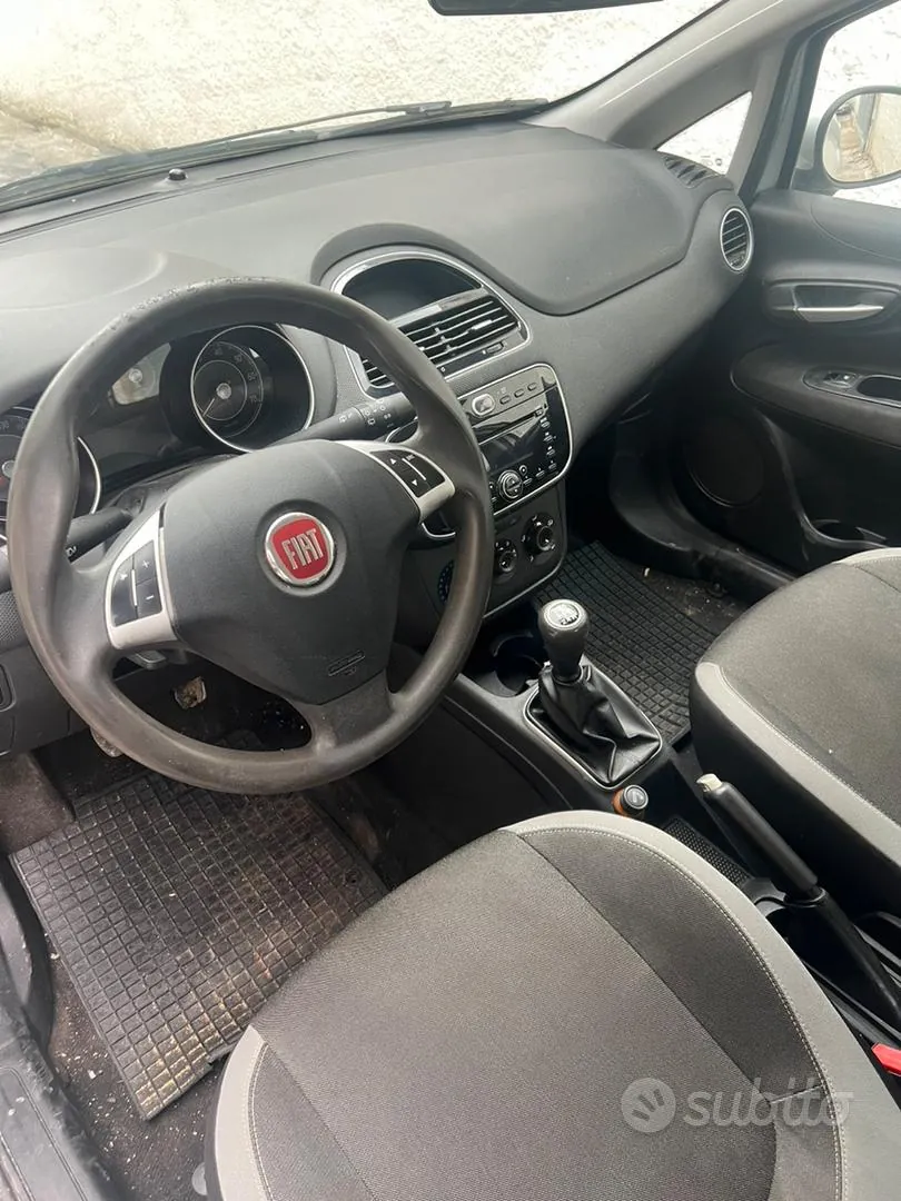 Fiat Grande Punto 2012 photo 4