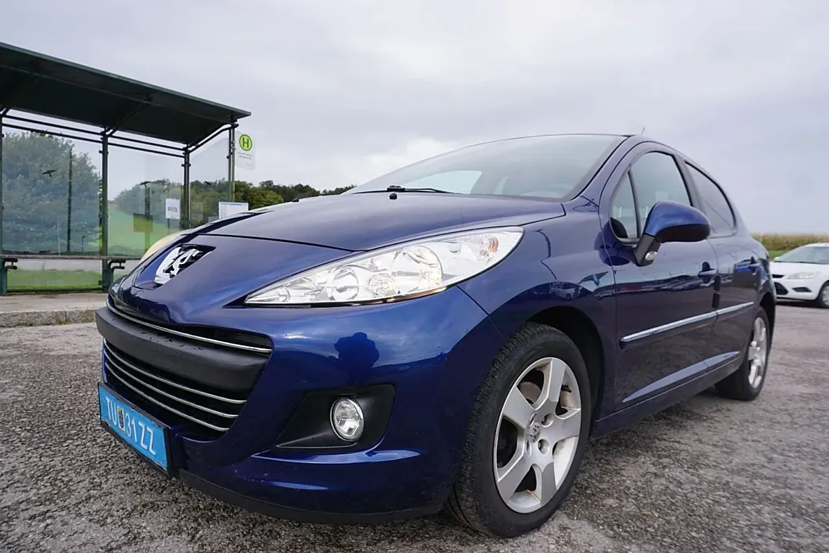 Peugeot 207 2010 photo 2