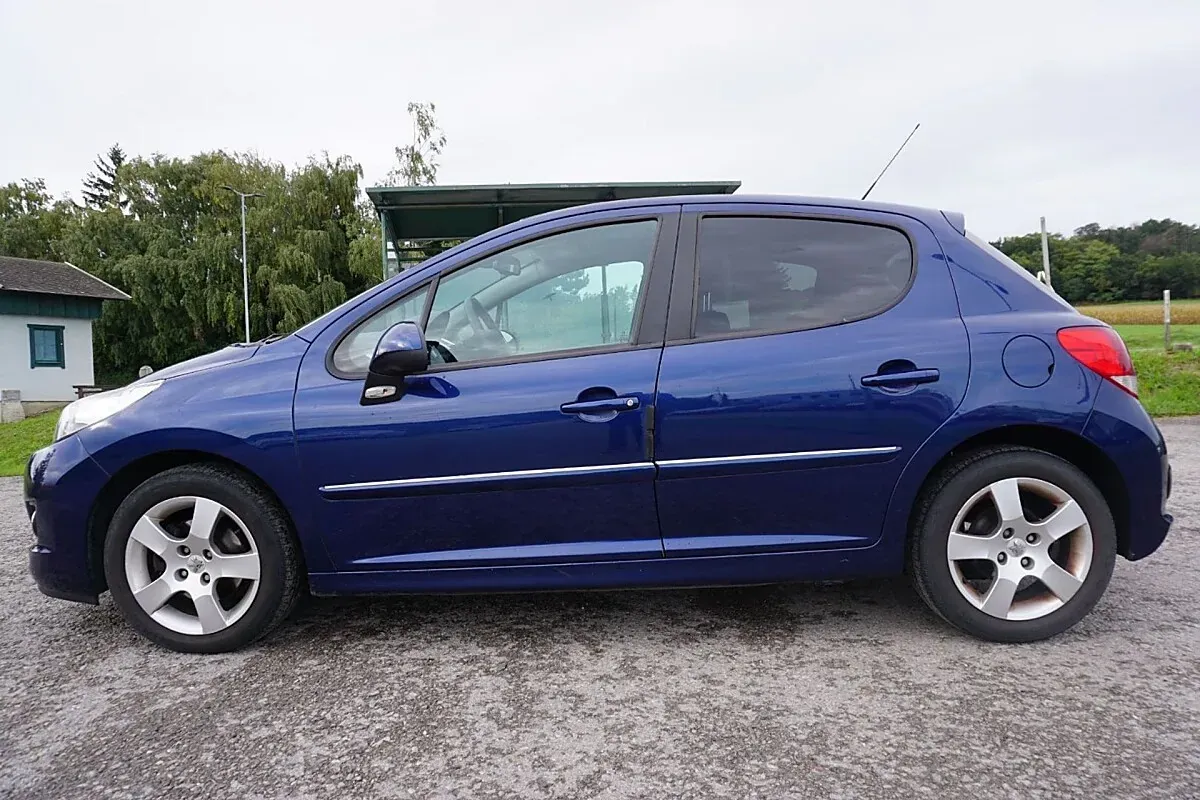 Peugeot 207 2010 photo 3