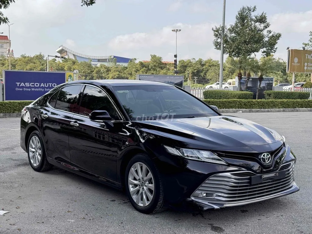 Toyota Camry 2019 photo 2