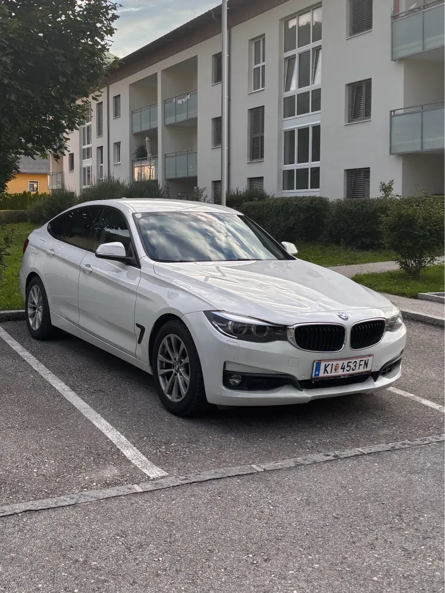 BMW 3 Series 2017 photo 2