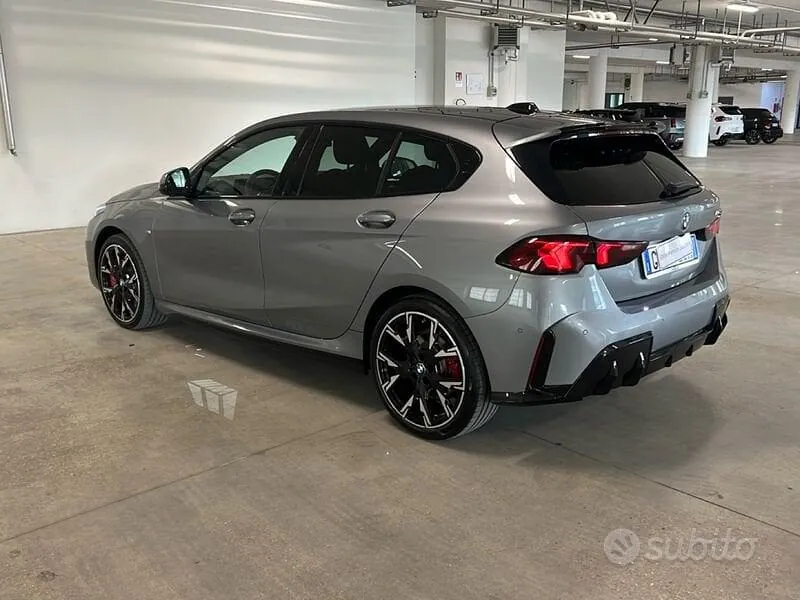 BMW 1 Series 2025 photo 3