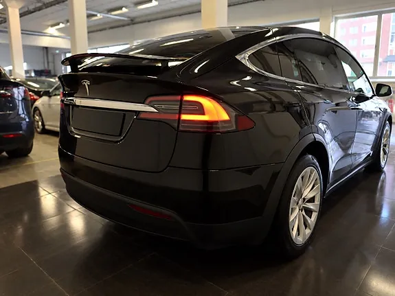 Tesla Model X 2016 photo 5