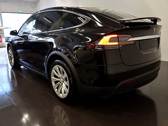 Tesla Model X 2016 photo 4