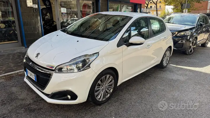 Peugeot 208 2018 photo 2