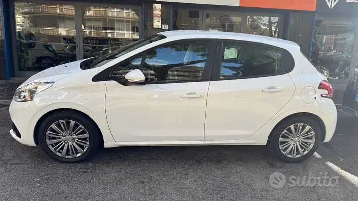 Peugeot 208 2018 photo 5