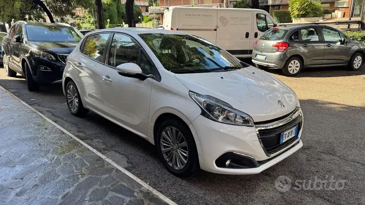 Peugeot 208 2018 photo 4
