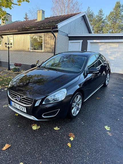 Volvo S60 2011 photo 2