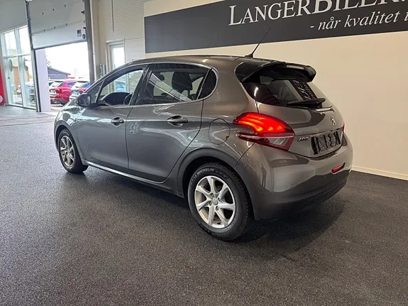 Peugeot 208 2019 photo 3