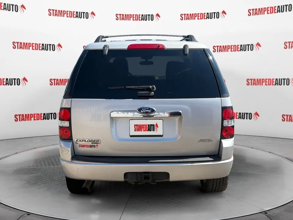 Ford Explorer 2010 photo 4